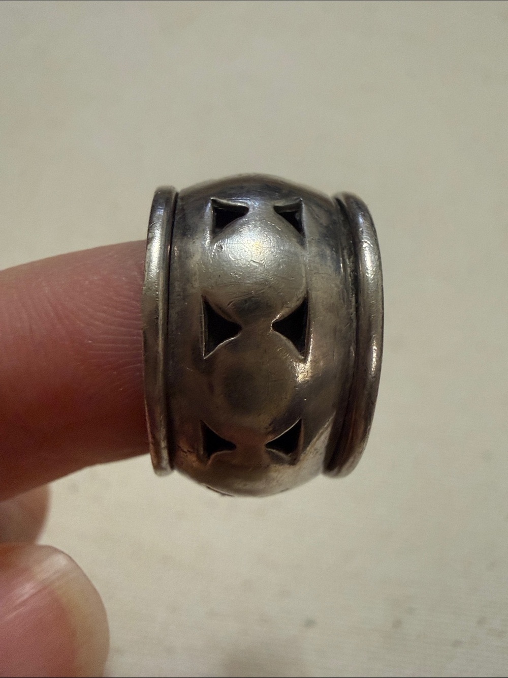 Sterling Silver 925 Chunky Dome Ring W/ Cutout Triangle Pattern size 5.5 - Picture 10 of 10